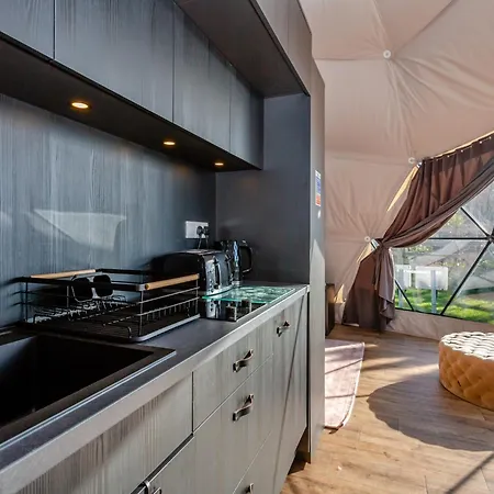 Angrove Country Park 假日公园