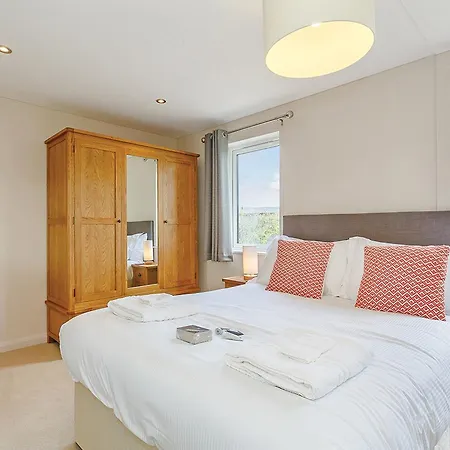 Angrove Country Park 假日公园